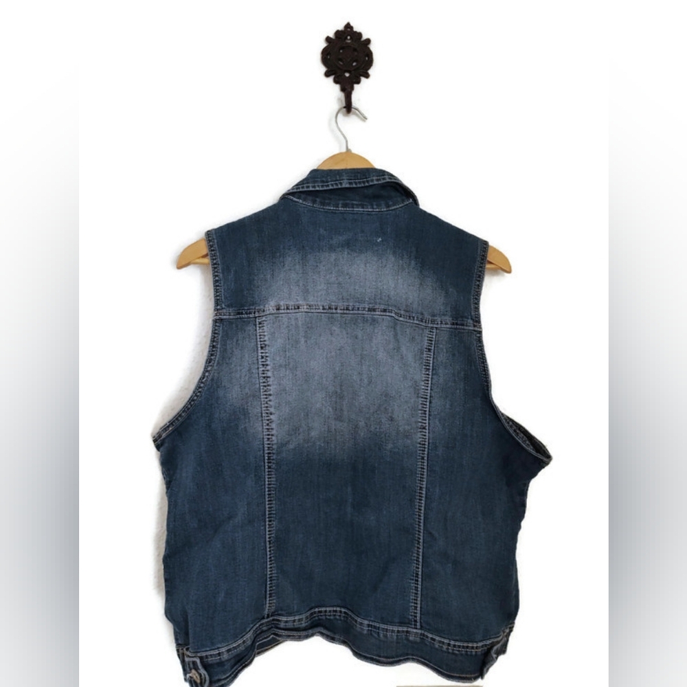 Sleeveless Denim Vest Maurice's Plus Size 2X - Picture 2 of 4